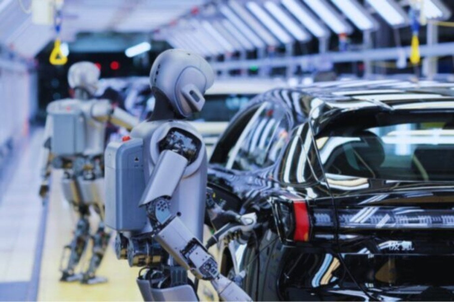 China está a punto de estrenar la primera fábrica de coches sin personas. Así empezará la era de las “dark factories” y los robots