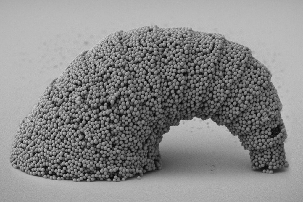 La impresión 3D acaba de romper su mayor límite. Una nueva técnica permite fabricar microestructuras con casi cualquier material
