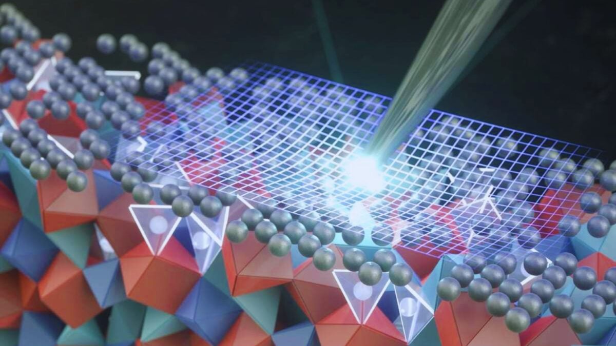 Una capa de plata de solo 3 nanómetros acaba de resolver uno de los mayores problemas de las baterías sólidas. Así lograron hacer el electrolito cinco veces más resistente