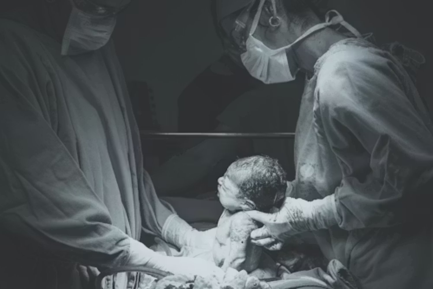 El cuerpo humano envejece siguiendo reglas extrañas. Un estudio acaba de descubrir que la maternidad podría ser una de ellas
