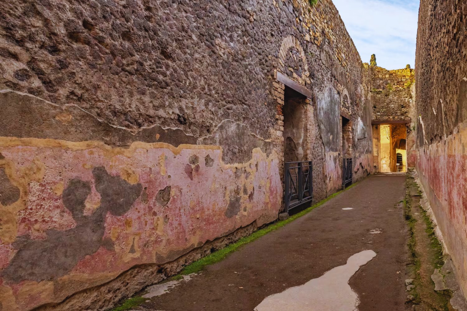 Nadie los había visto durante siglos. La tecnología revela los mensajes ocultos en los muros de Pompeya: 300 grafitis muestran dónde los romanos escribían su vida cotidiana