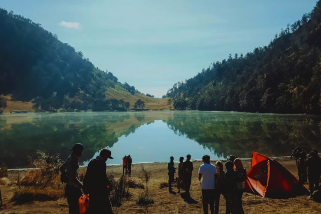 Crecimos creyendo que todo acaba bien. La psicología explica por qué esa idea nos está pasando factura en la vida adulta
