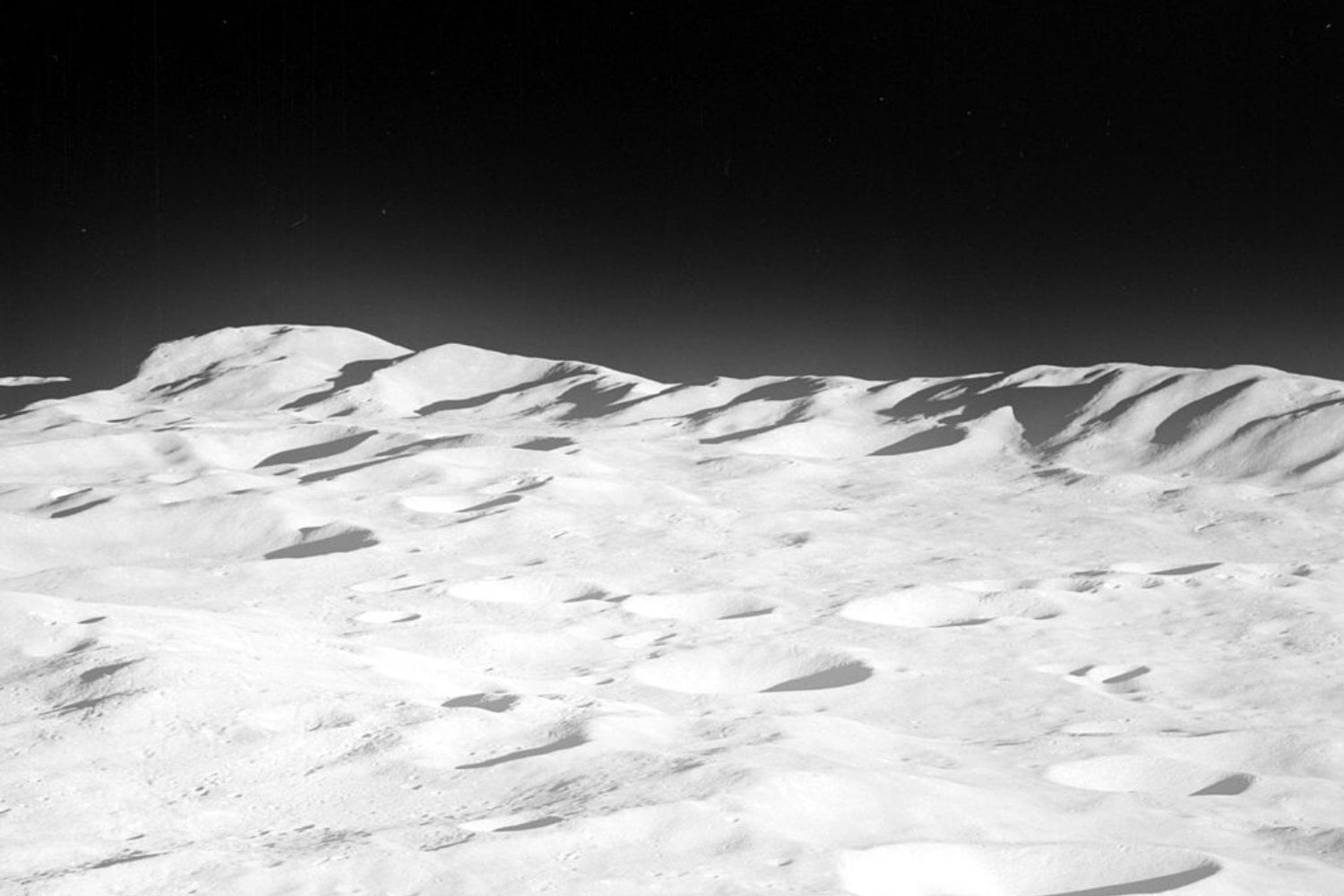 Durante años se creyó que los meteoritos trajeron el agua a la Tierra. El polvo lunar acaba de contar una historia distinta