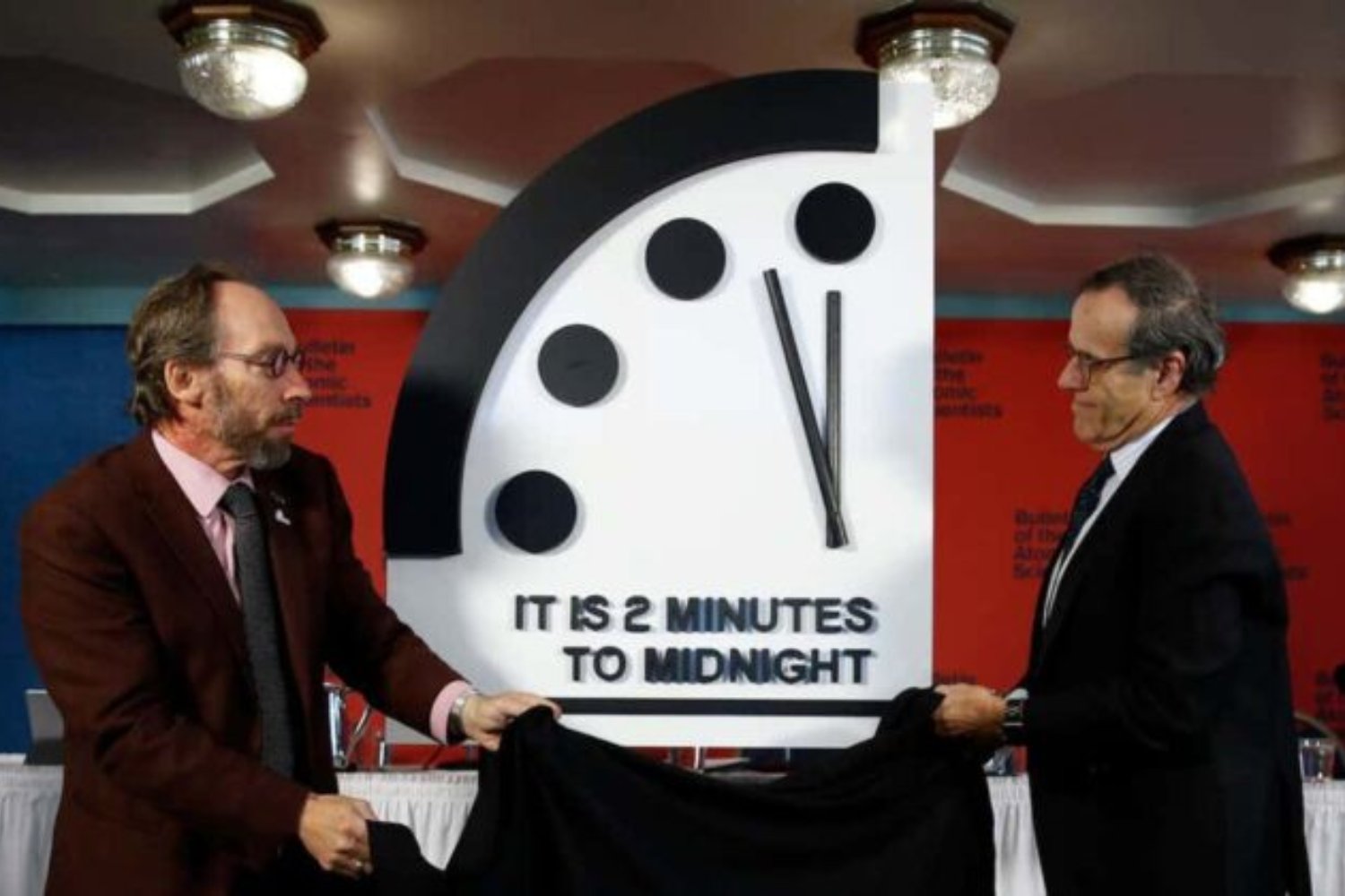 El Reloj del Juicio Final marca su peor cifra histórica. Qué significa estar a solo 85 segundos de la medianoche