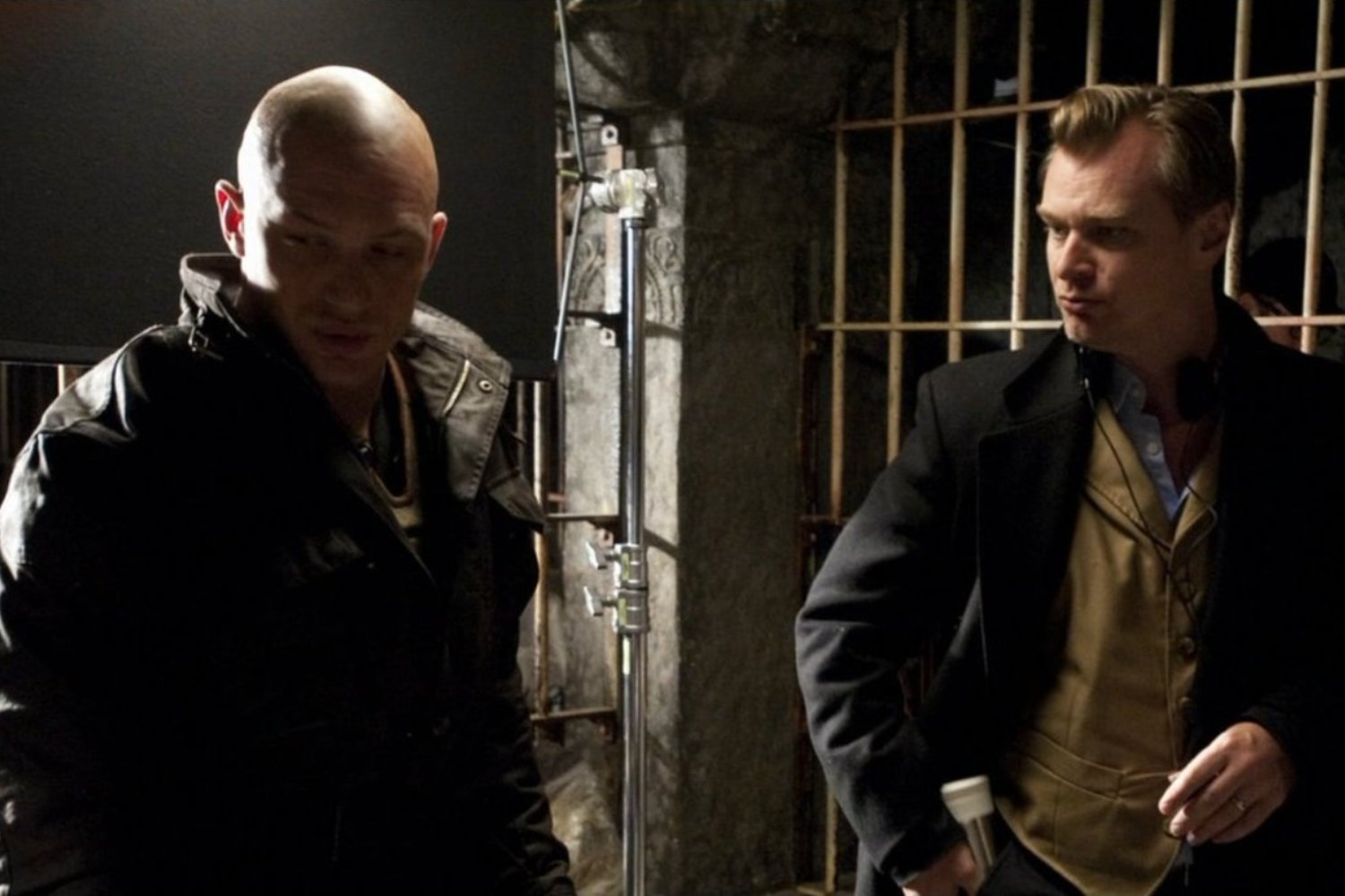 La extraña obsesión de Nolan con tapar el rostro de Tom Hardy