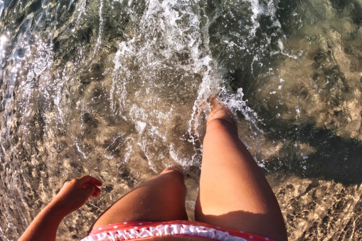 Los efectos del agua de mar en la piel y el cabello y cómo protegerlos