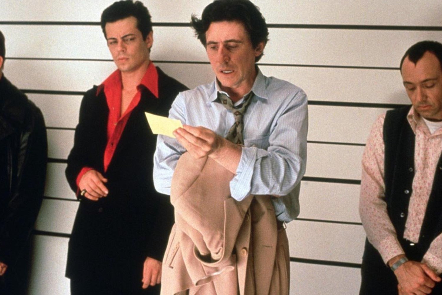 El thriller de los 90 que redefinió los giros finales y nos obligó a verla dos veces