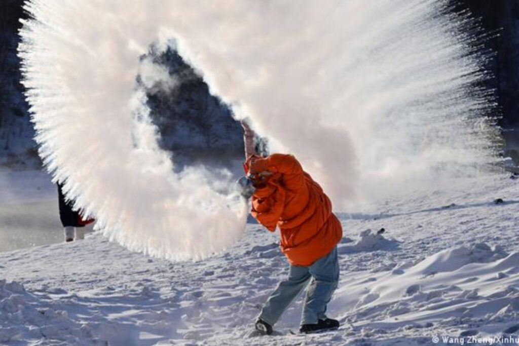 La paradoja del agua que desconcierta a la física