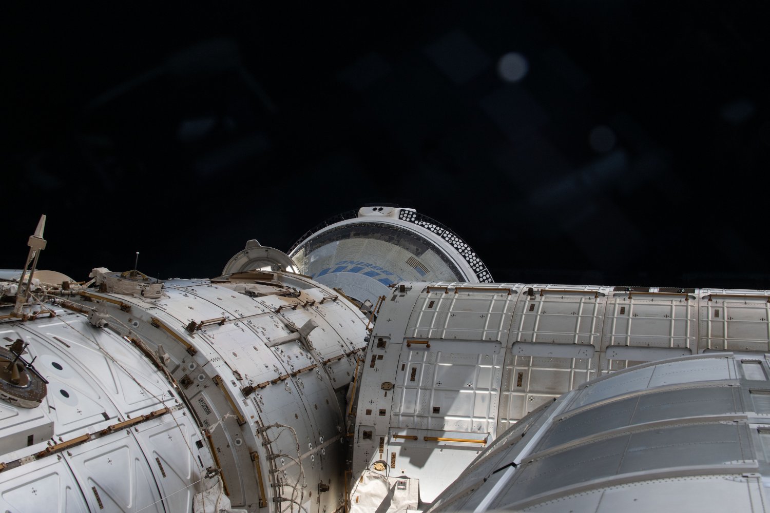 Acoplamiento De Starliner A La Iss