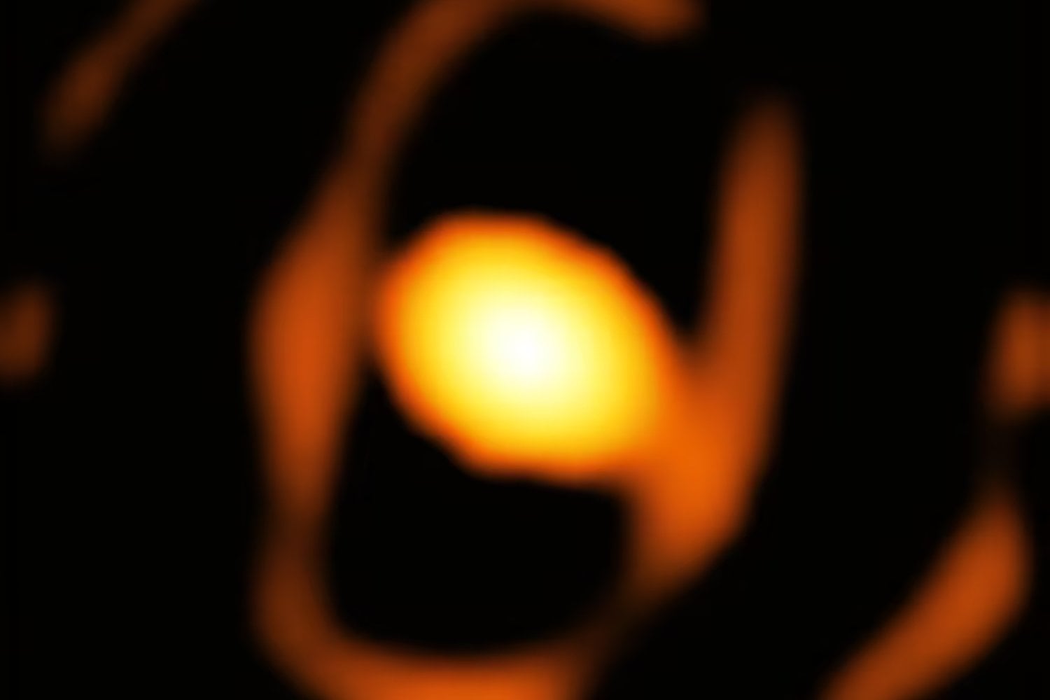 Un cambio inesperado en una de las estrellas más grandes conocidas ha puesto a los astrónomos en alerta. Podríamos estar presenciando el preludio de una supernova fuera de la Vía Láctea