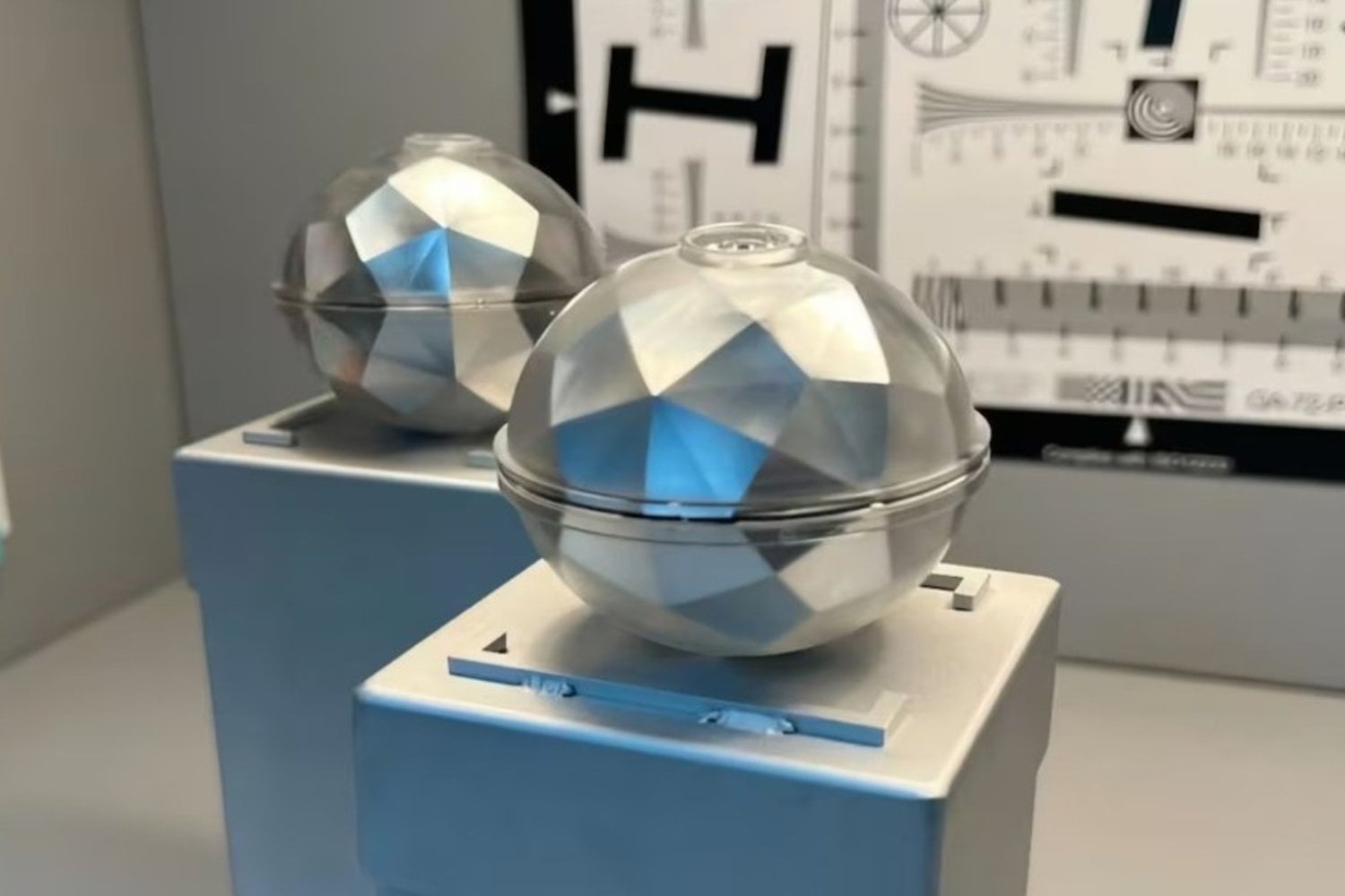 El invento japonés que revoluciona la energía solar tradicional. Células esféricas multidimensionales que captan luz desde cualquier dirección y desafían al panel plano clásico