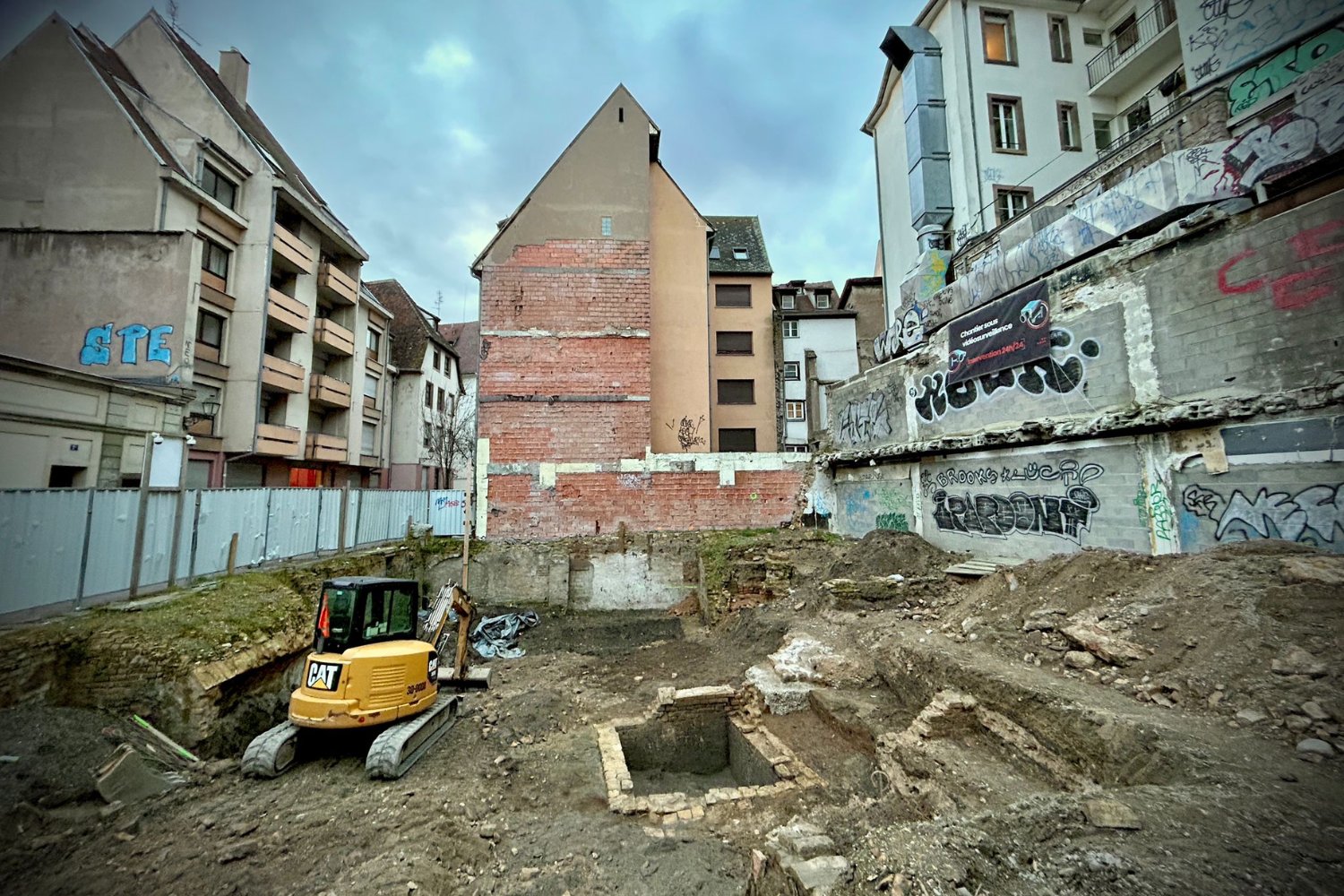 Estrasburgo acaba de descubrir que su centro histórico se construyó sobre un barrio romano vivo. Las canabae legionis emergen bajo el asfalto