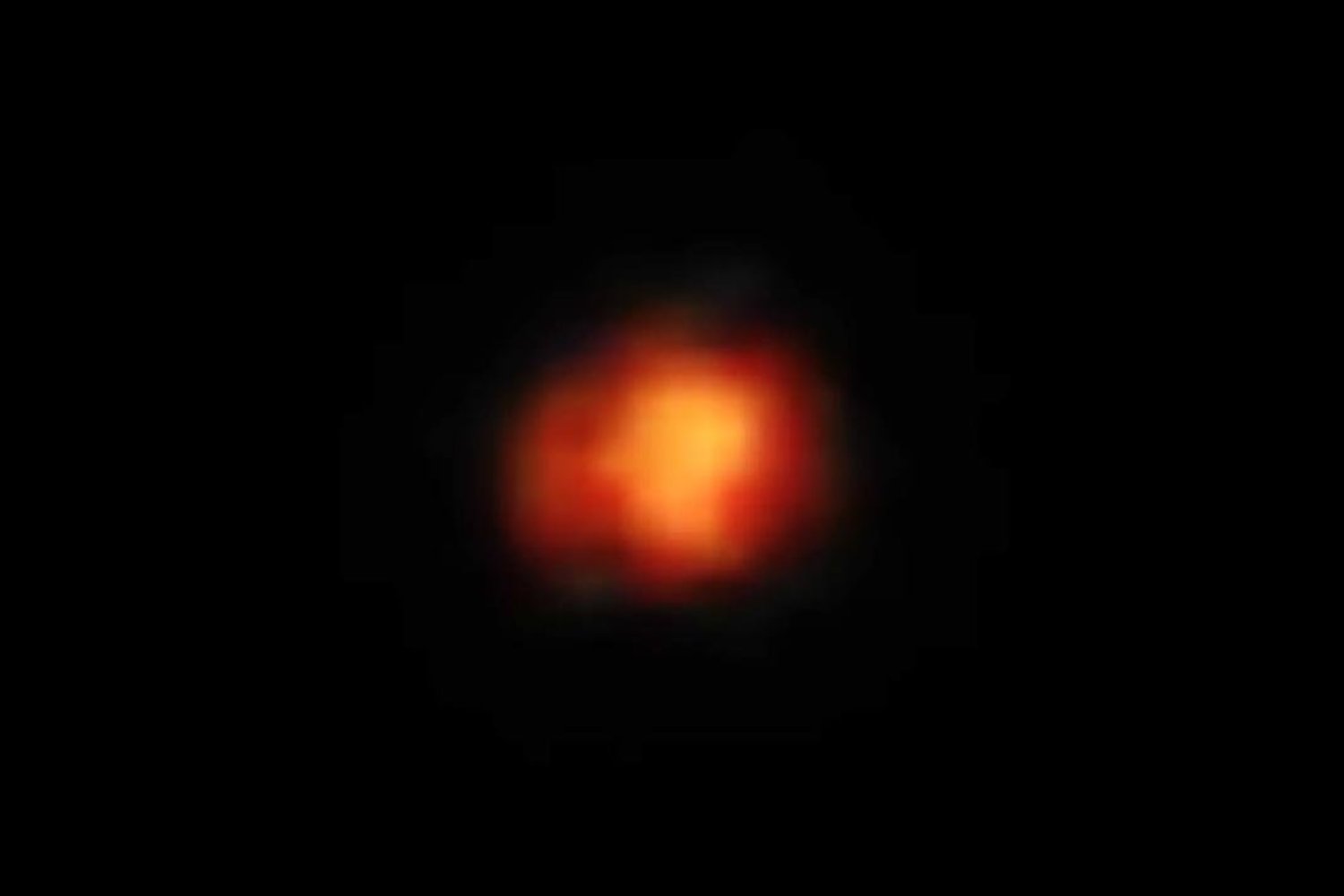 Pensábamos que el universo temprano era químicamente pobre y poco brillante. El James Webb acaba de mostrar un escenario mucho más violento