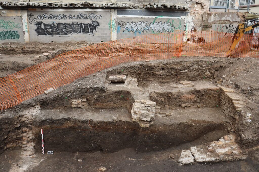 Estrasburgo acaba de descubrir que su centro histórico se construyó sobre un barrio romano vivo. Las canabae legionis emergen bajo el asfalto
