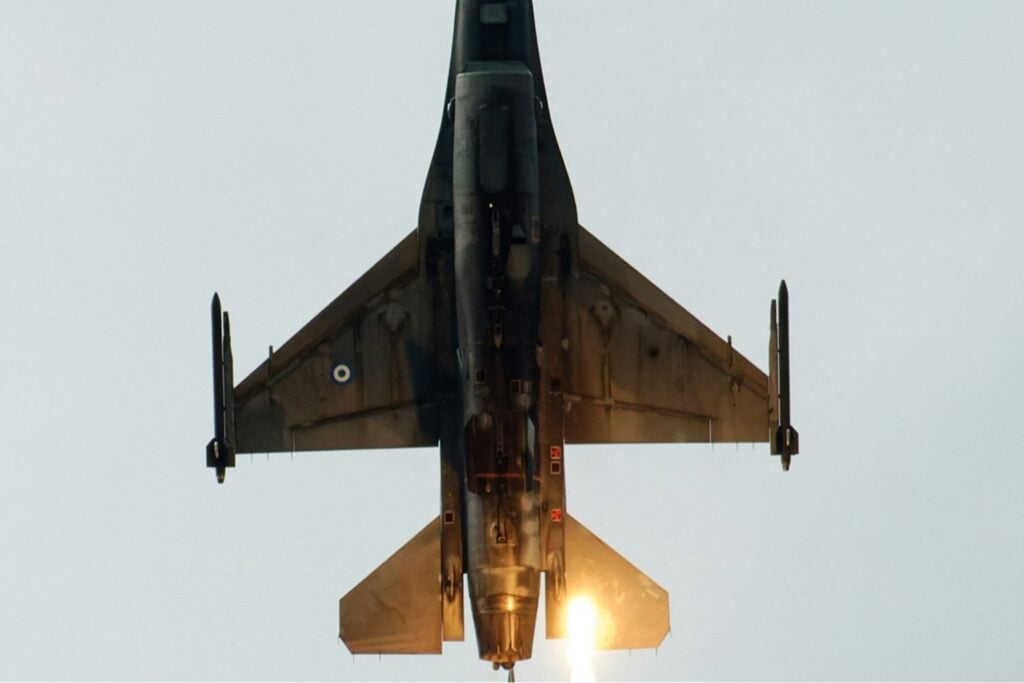 Suecia quiere que el próximo caza de combate deje de ser “un avión” y se convierta en un enjambre inteligente. El plan que redefine cómo se libra una guerra aérea