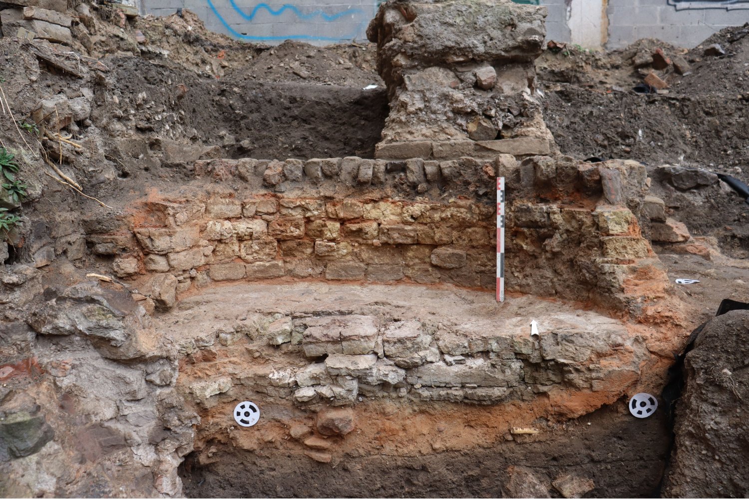 Estrasburgo acaba de descubrir que su centro histórico se construyó sobre un barrio romano vivo. Las canabae legionis emergen bajo el asfalto