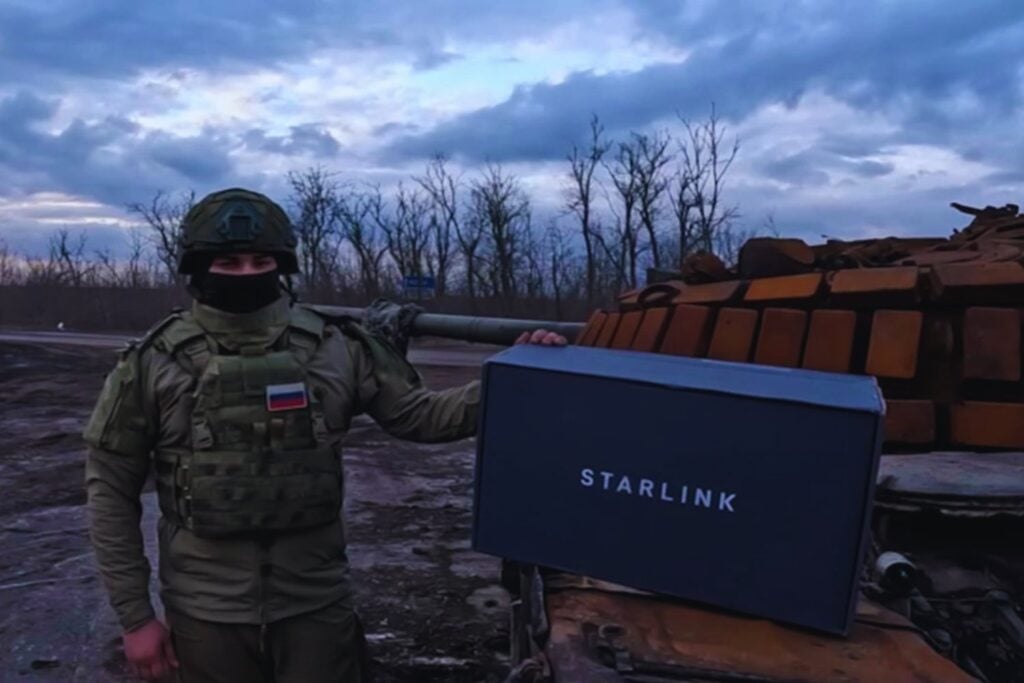 Starlink se convirtió en un arma invisible utilizada en la guerra de Ucrania. Ahora SpaceX dice haberla apagado para Rusia