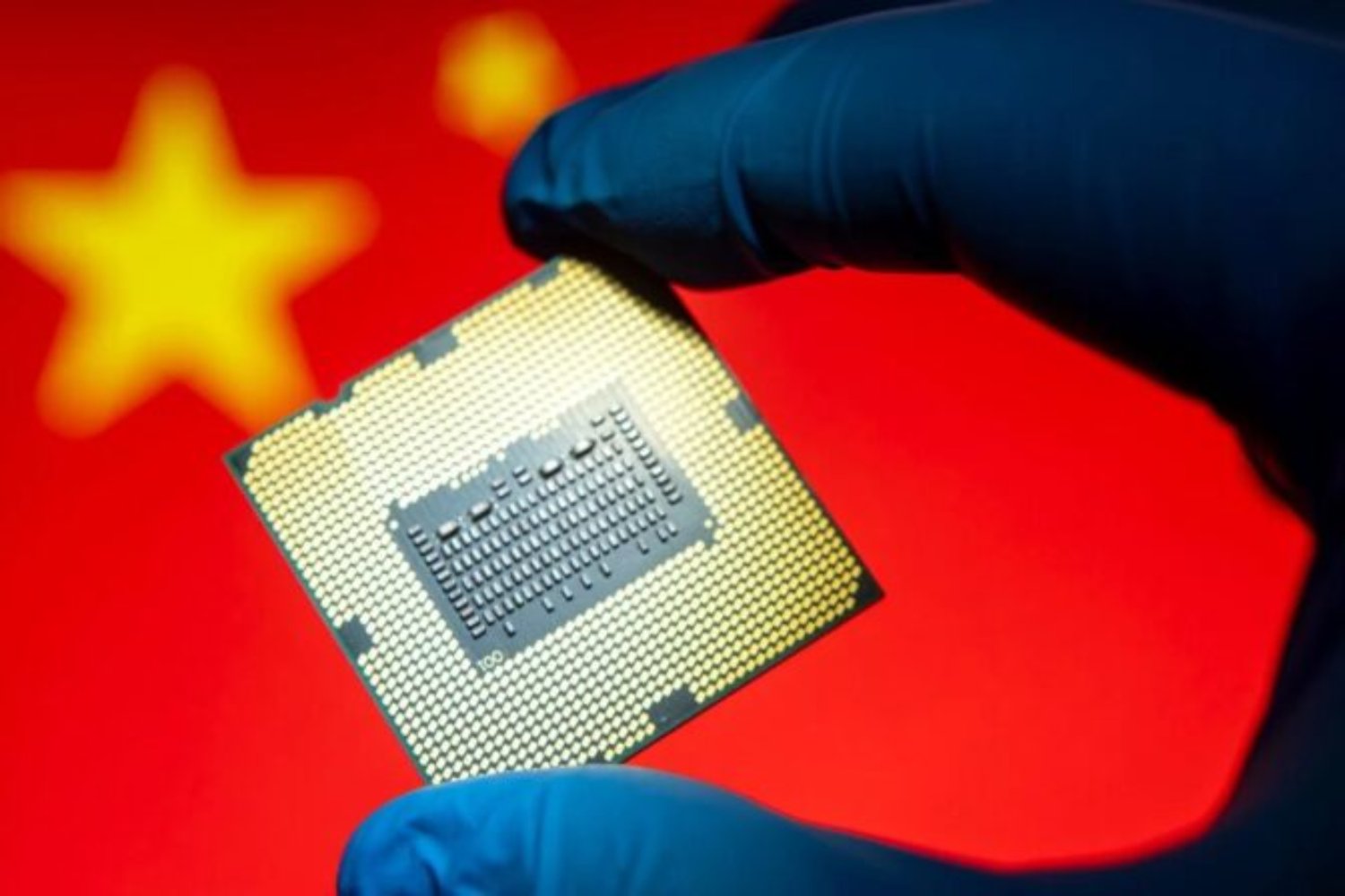 Las sanciones de Estados Unidos no han frenado a los chips chinos. Han saturado sus fábricas y ahora obligan a elegir entre IA o móviles