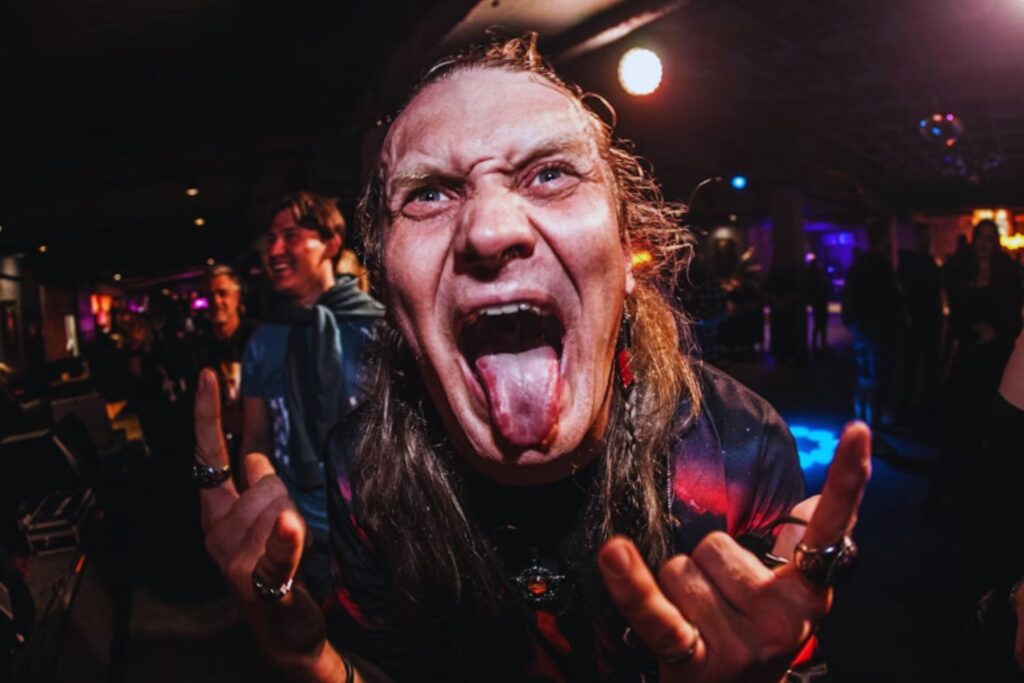 Convivir con personas cínicas no es solo incómodo, también desgasta. Así explican los expertos por qué actúan así y cómo protegerte