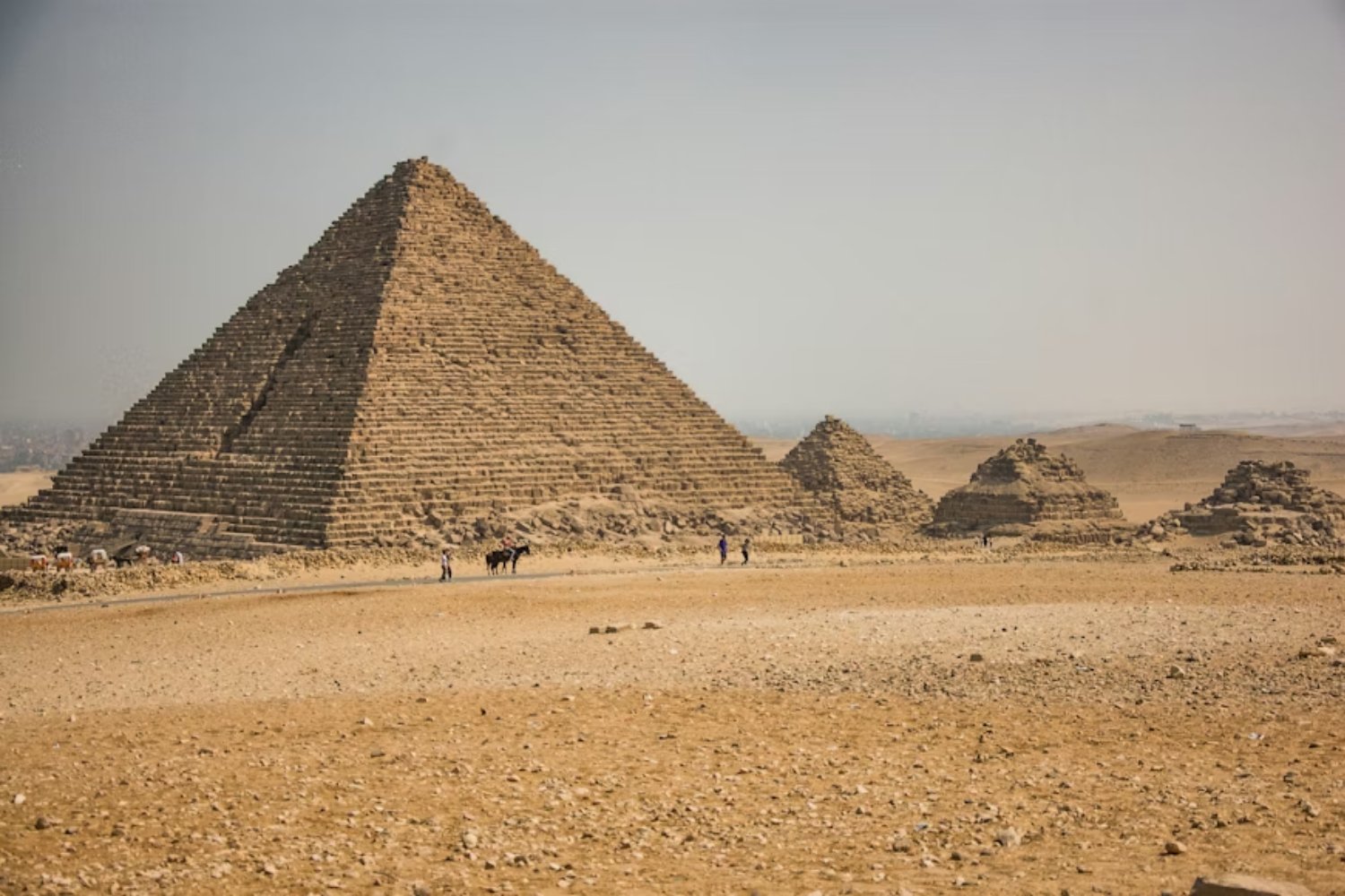 La Gran Pirámide de Giza podría ser mucho más antigua de lo que nos contaron en el colegio. Un geólogo reabre el debate con una teoría que choca con la egiptología