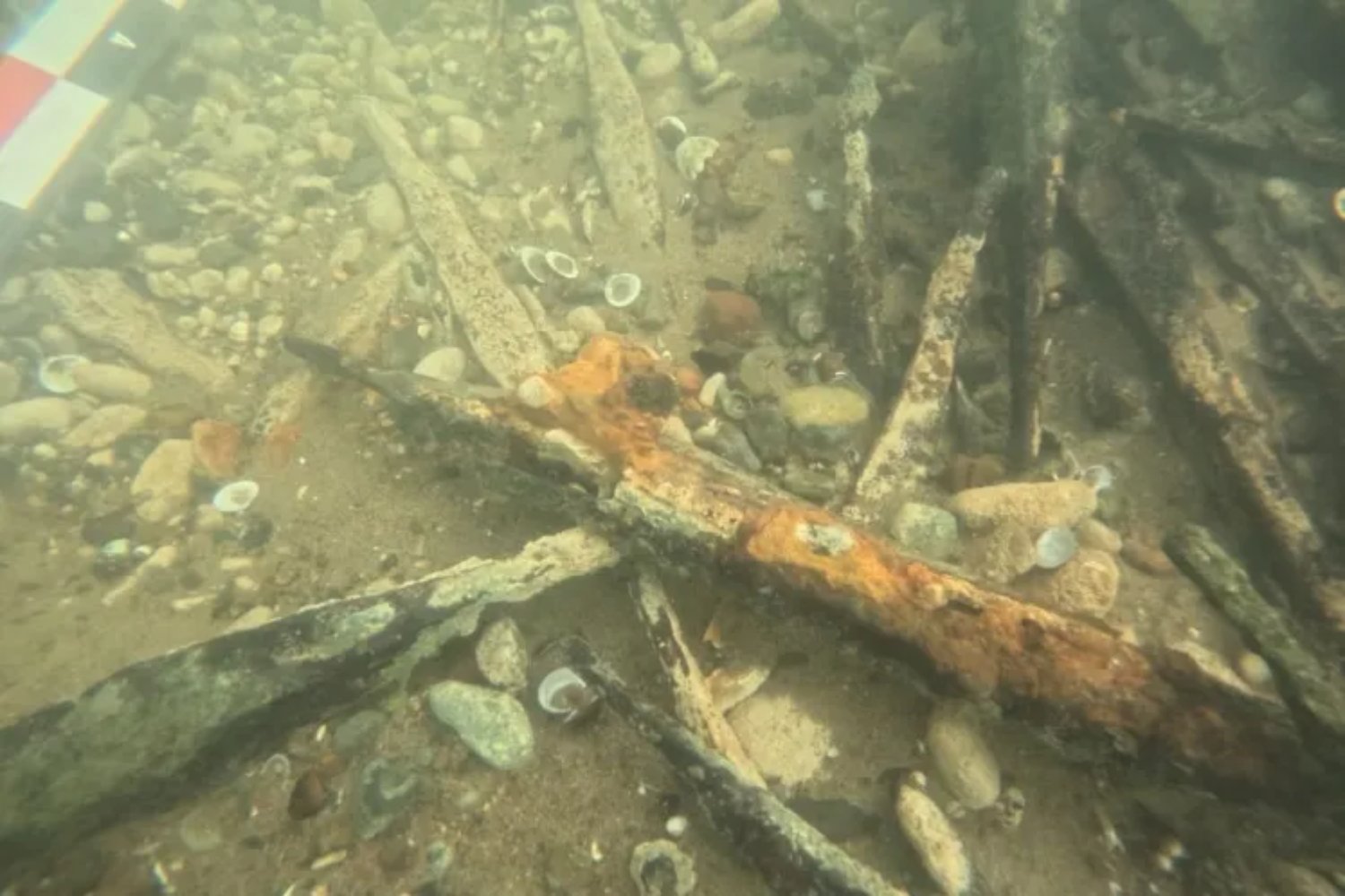 Un cargamento de hierro perdido hace 2.000 años aparece en un río de los Balcanes. El hallazgo que obliga a redibujar el mapa económico de la Europa prerromana