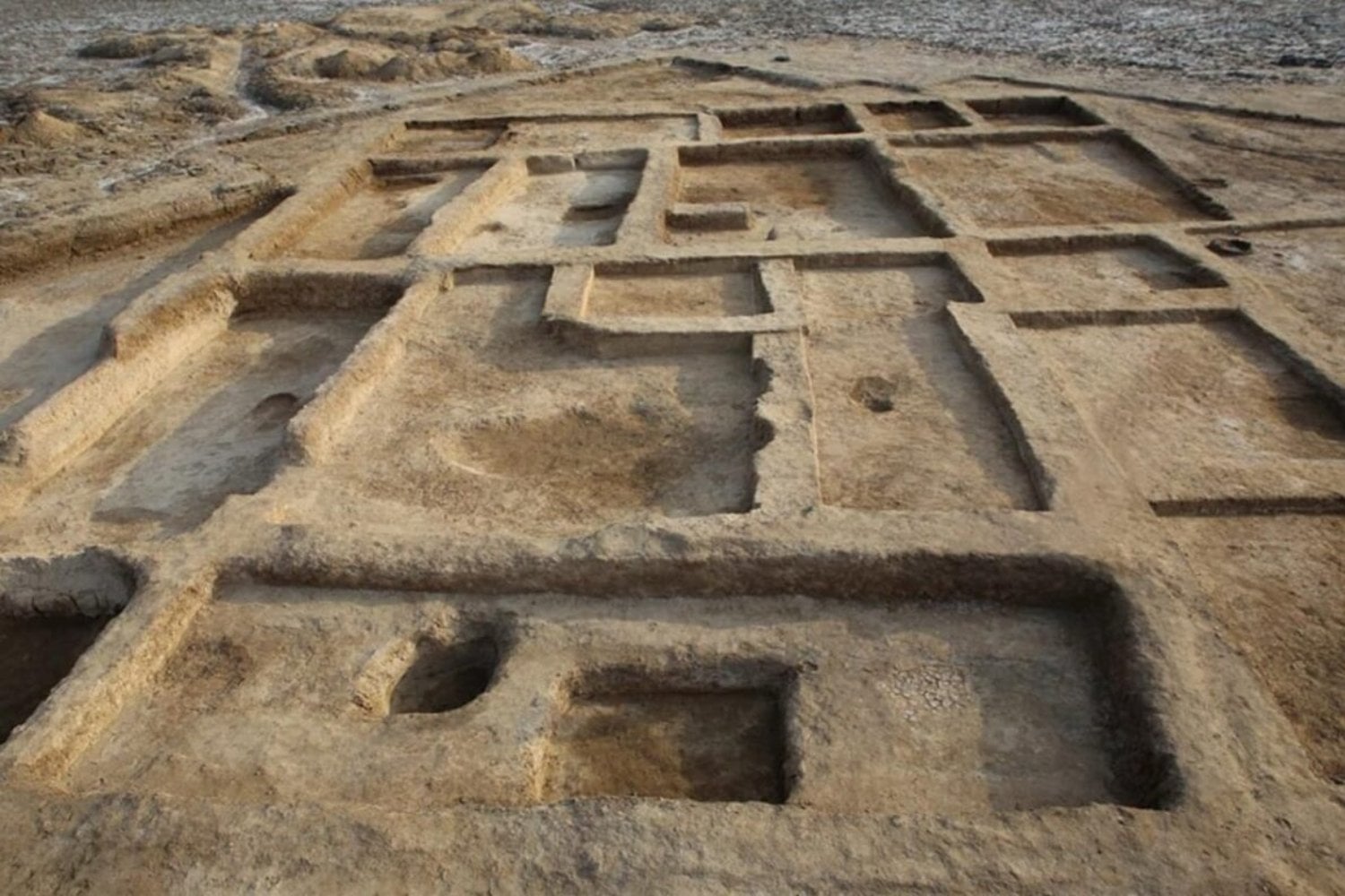 Los sumerios ya fabricaban materiales “a medida” hace más de 4.000 años. Por qué sus recetas con betún se parecen tanto al asfalto moderno que usamos hoy