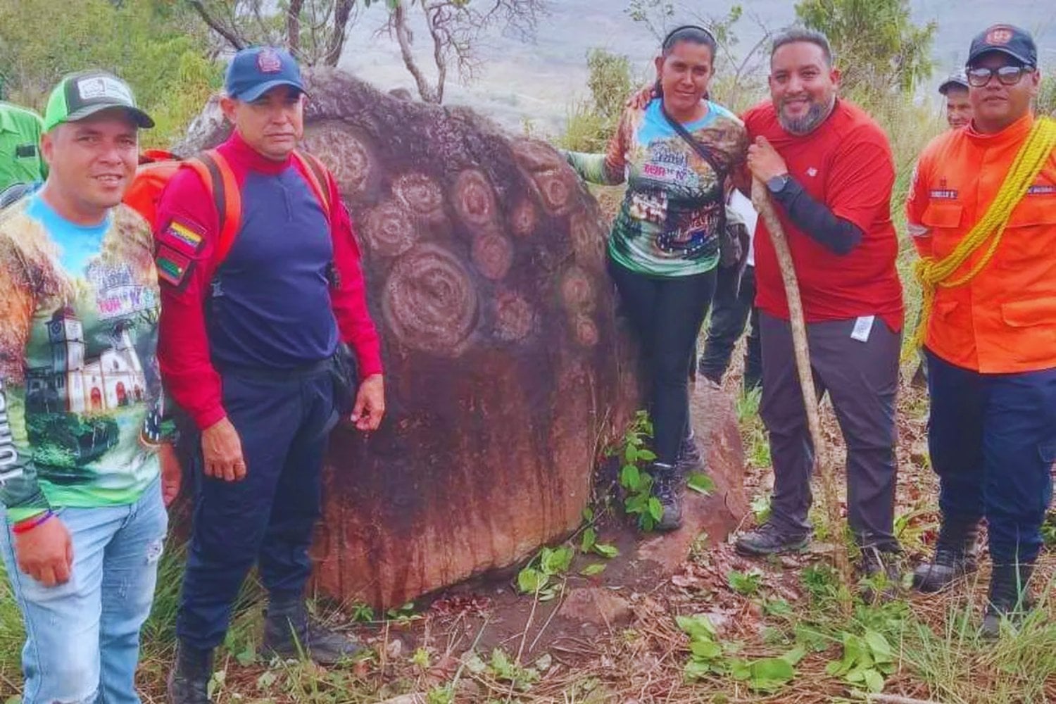 Unas espirales talladas en piedra están obligando a repensar quiénes fueron los primeros pobladores del oriente venezolano. El hallazgo que vuelve a poner a Monagas en el mapa arqueológico de América