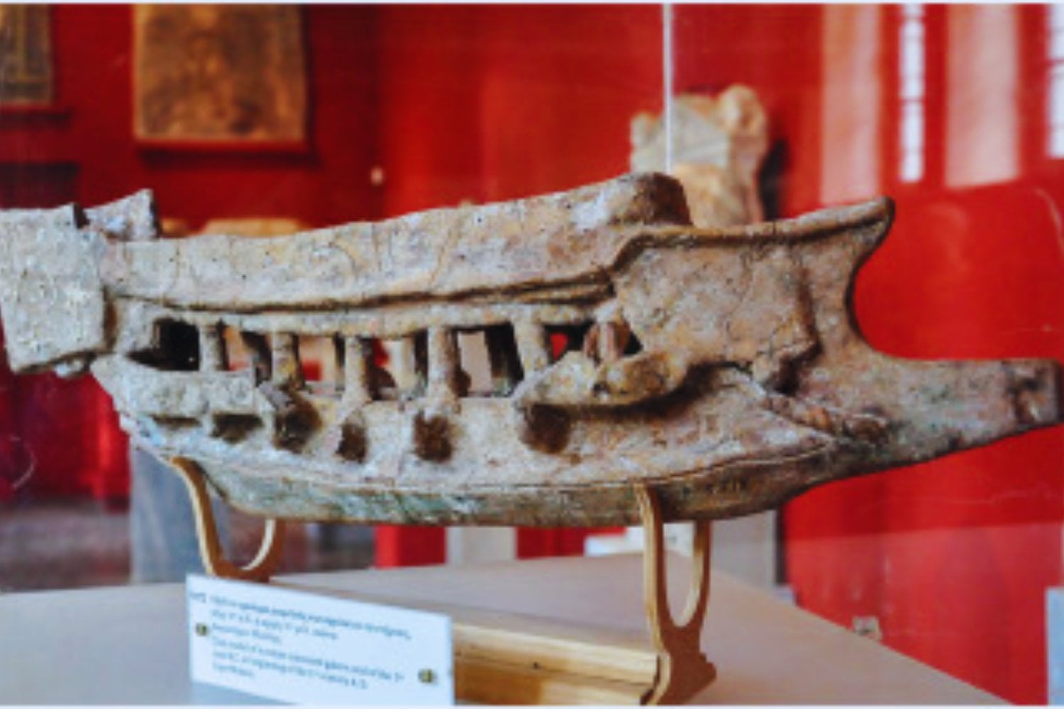 ¿Y si los templos griegos nacieron de barcos volcados? Una teoría radical propone que la arquitectura clásica es, en realidad, arquitectura naval petrificada