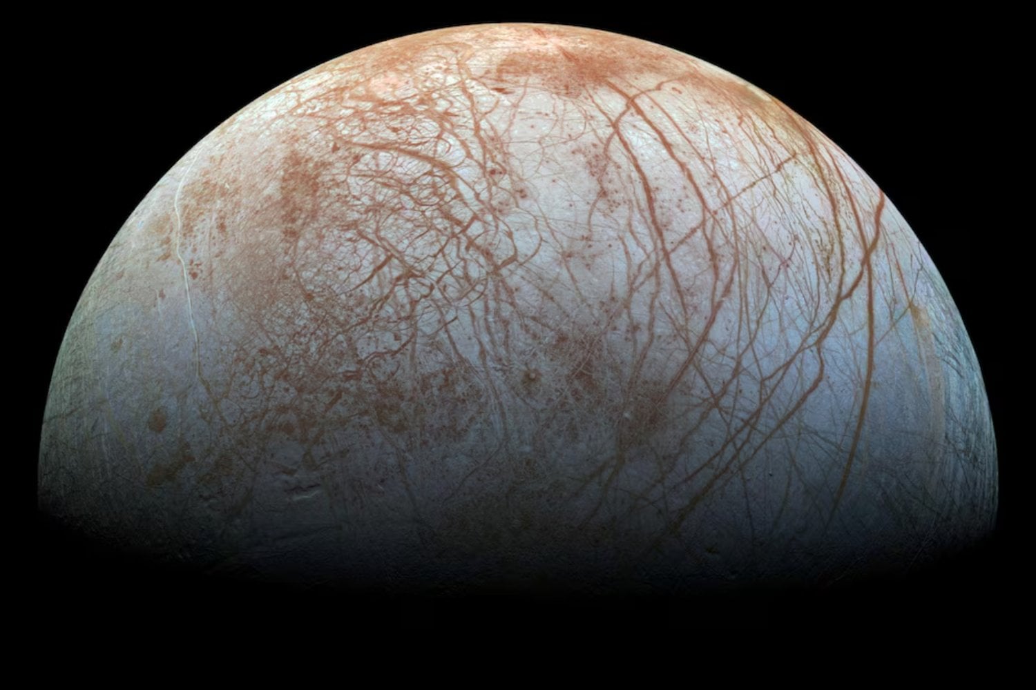 Europa ya no es solo una luna helada: nuevas pistas explican cómo su océano podría sostener vida bajo kilómetros de hielo