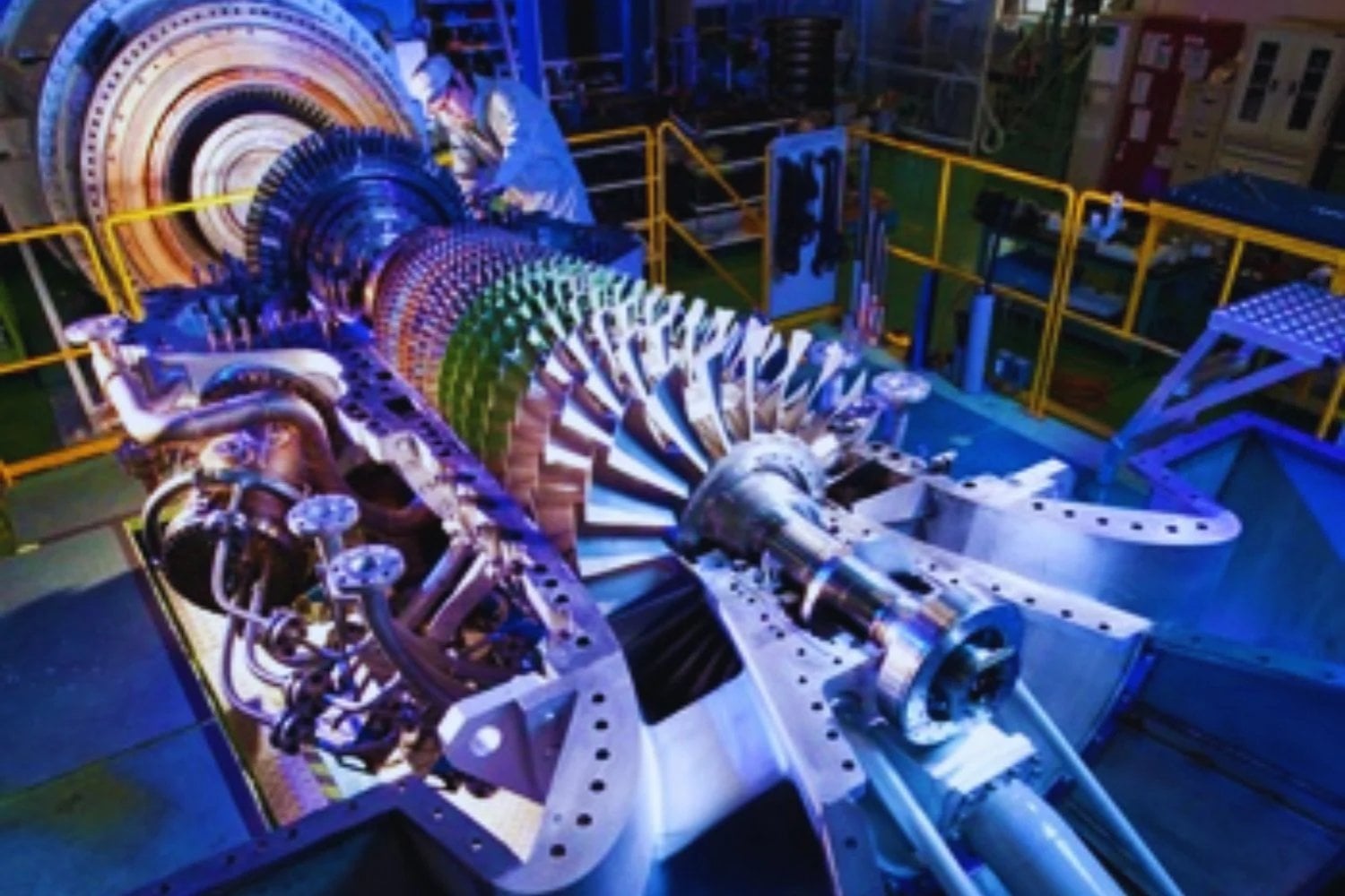 Ya no hace falta reinventar la energía. Japón crea el primer motor del mundo que genera electricidad con gas y un 30% de hidrógeno