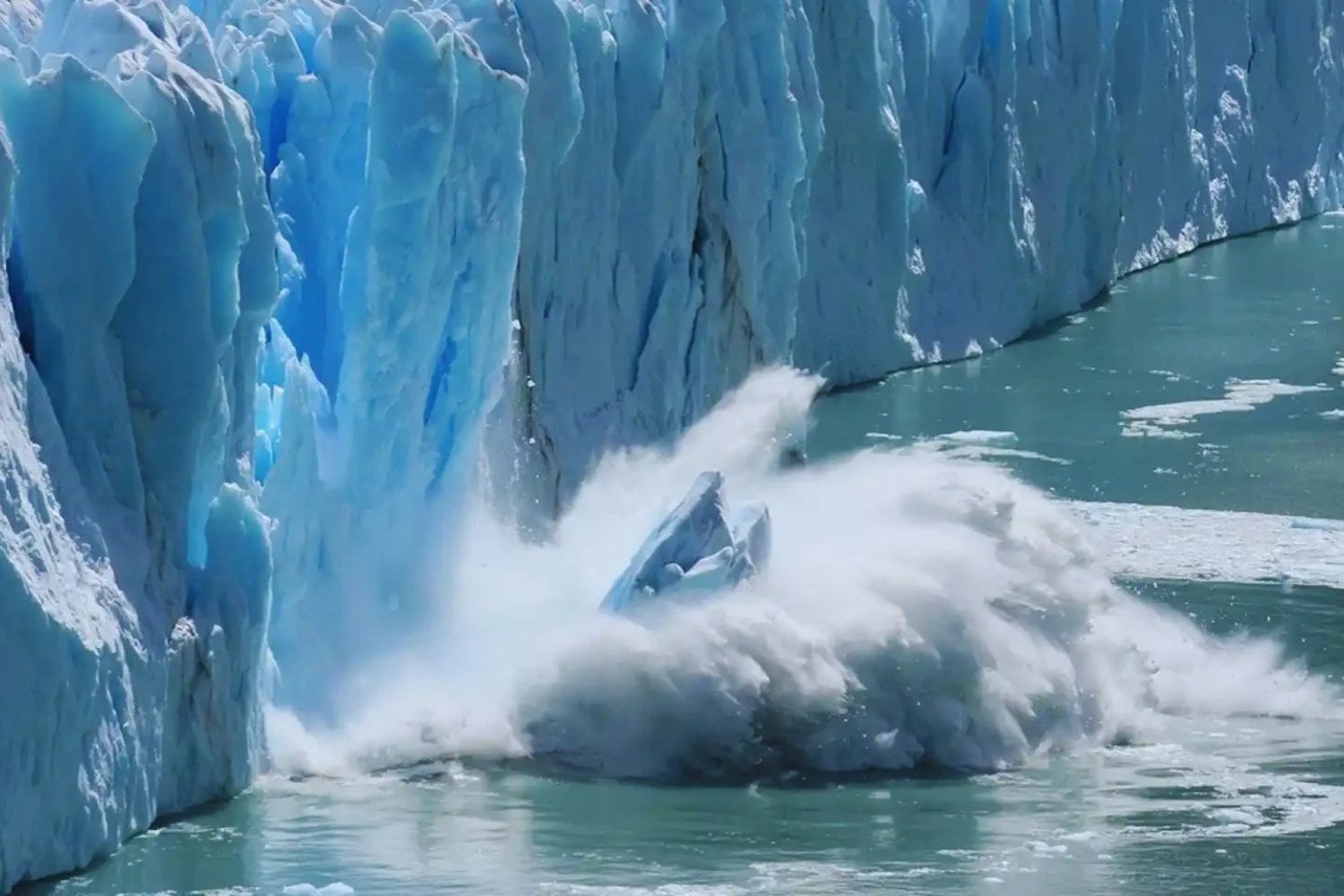 El glaciar del Juicio Final se derrite más rápido de lo previsto y los científicos proponen una solución extrema. Construir un muro submarino de 80 kilómetros en la Antártida