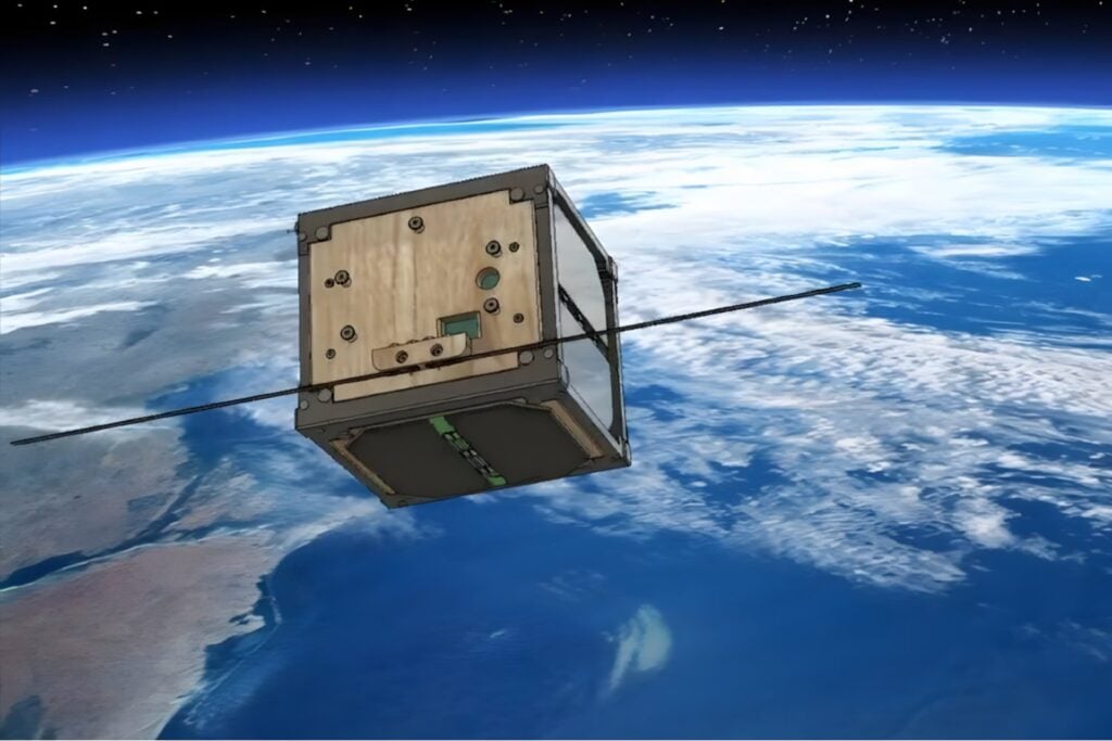 Japón ha enviado una “caja de madera” al espacio para resolver un problema que va a peor. La apuesta por materiales biodegradables contra la basura orbital