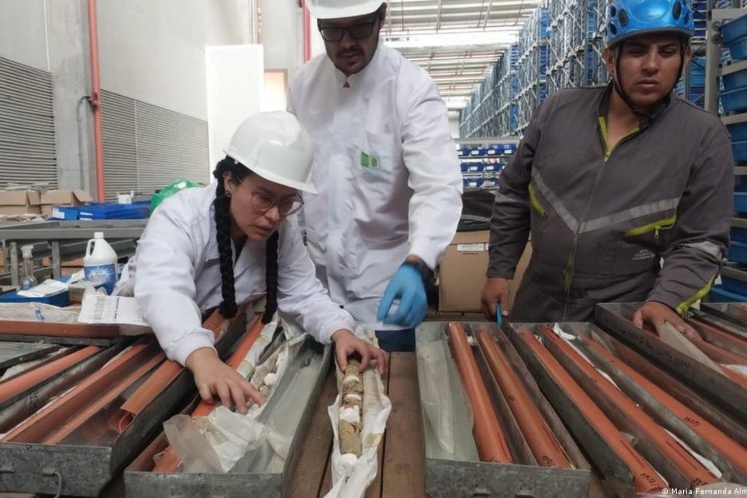 El pasado de la Tierra lanza una advertencia incómoda para los trópicos. Cuando el CO₂ fue como ahora, la tierra se calentó mucho más que el mar