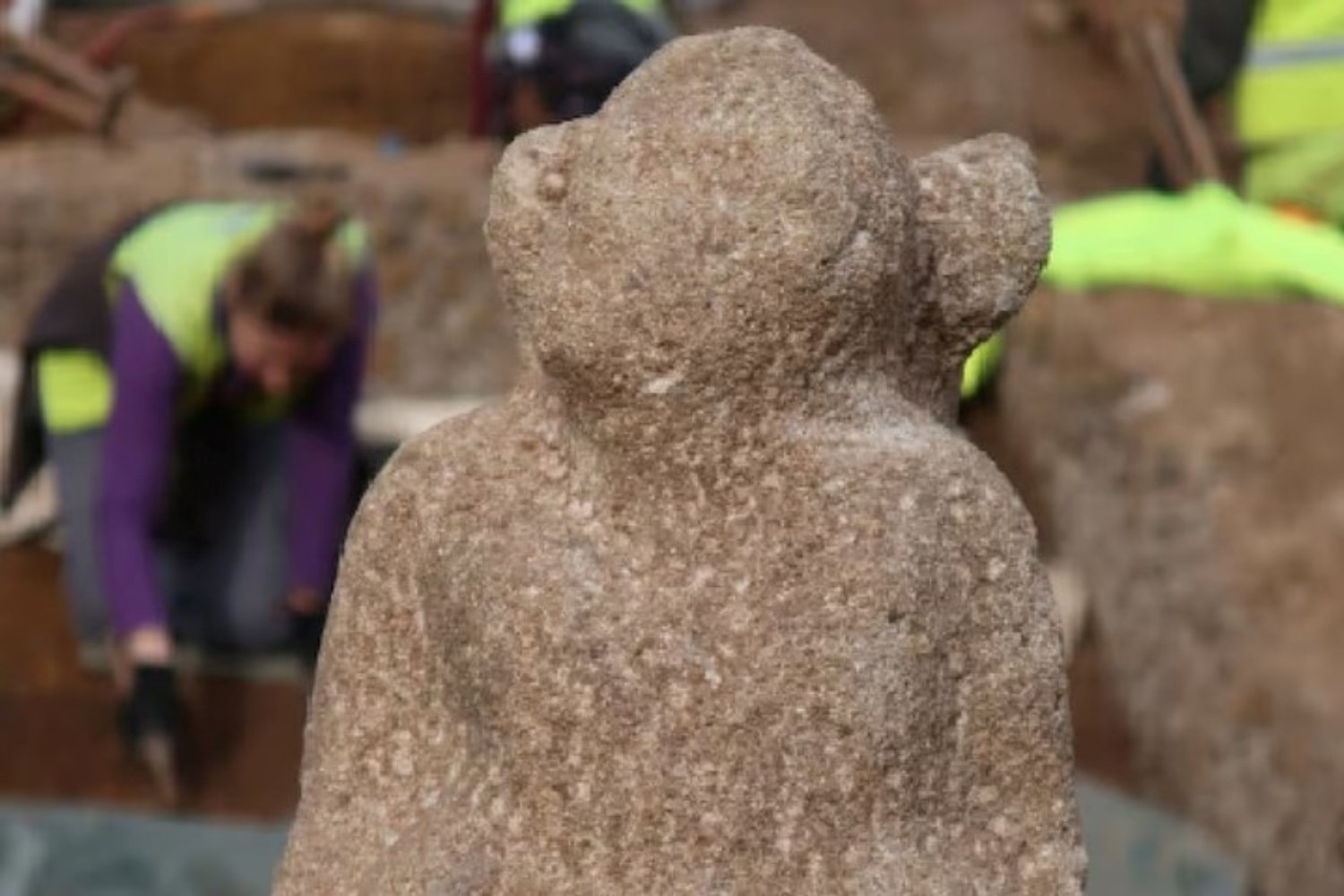 Un obrero desentierra una figura romana bajo una escuela en Alemania. Por qué este fragmento de 1.800 años revela cómo Roma “romanizaba” sus provincias
