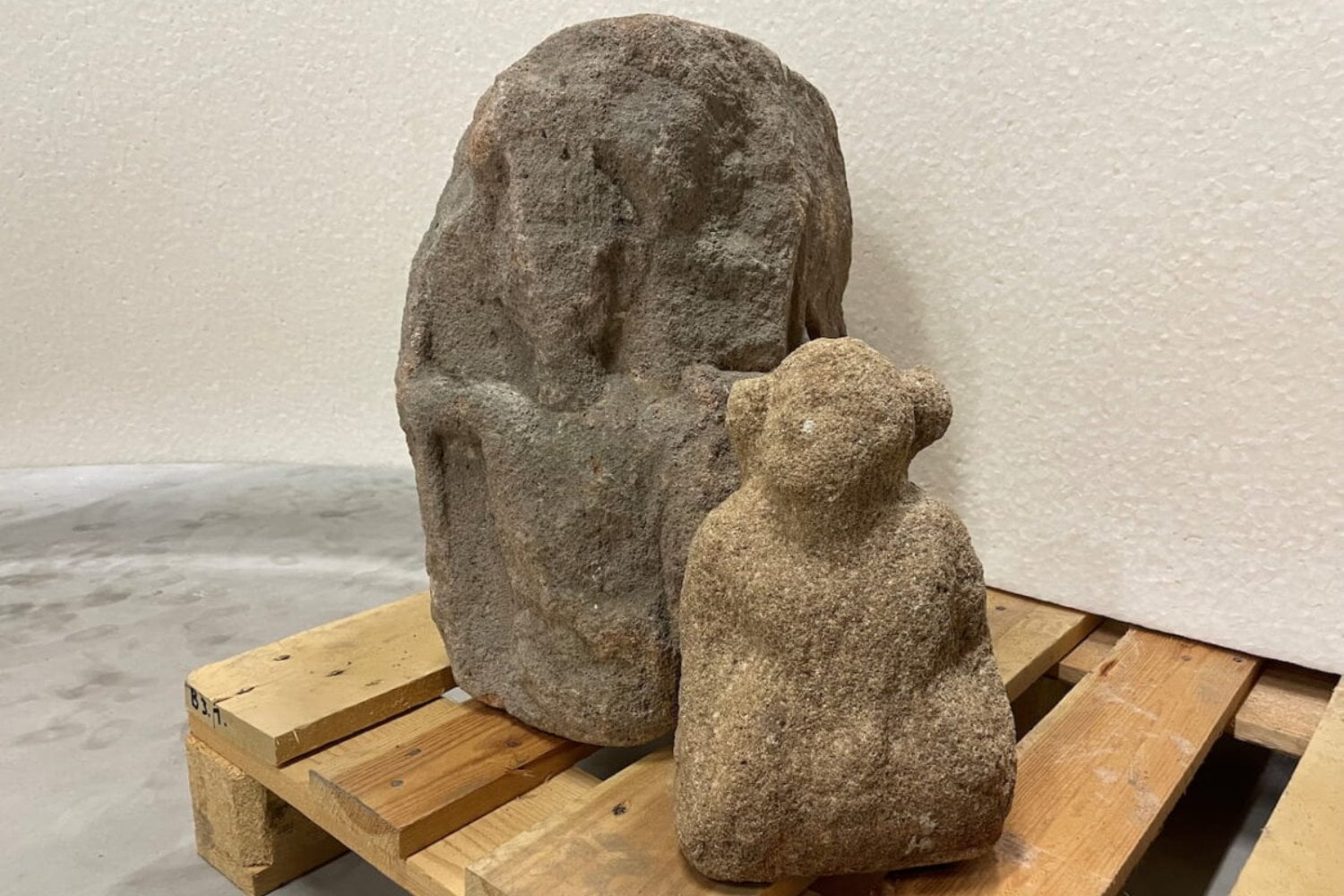 Un obrero desentierra una figura romana bajo una escuela en Alemania. Por qué este fragmento de 1.800 años revela cómo Roma “romanizaba” sus provincias