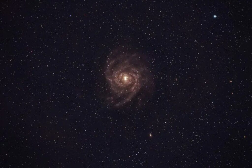 El James Webb ha visto una galaxia cuando el universo apenas estaba despertando. El récord que complica la historia del amanecer cósmico