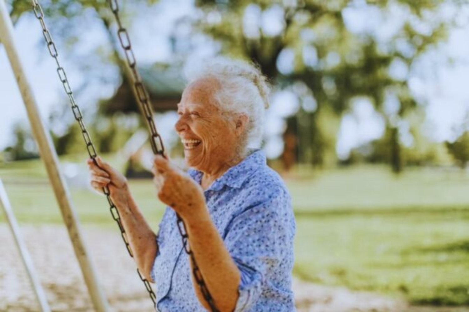 La longevidad no depende solo del estilo de vida. Un nuevo análisis sugiere que los genes pesan mucho más de lo que creíamos