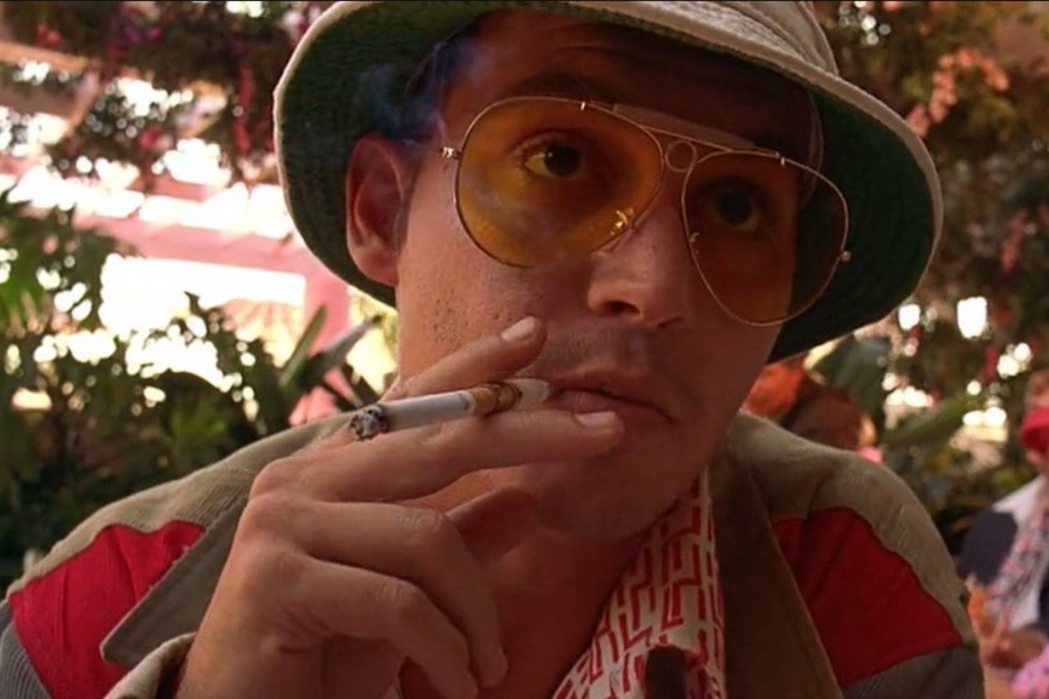 Hollywood rara vez apuesta por el caos. En una industria cada vez más obsesionada con fórmulas seguras y franquicias previsibles, cuesta imaginar que una película como Fear and Loathing in Las Vegas haya sido producida por un gran estudio. Y, sin embargo, ocurrió.