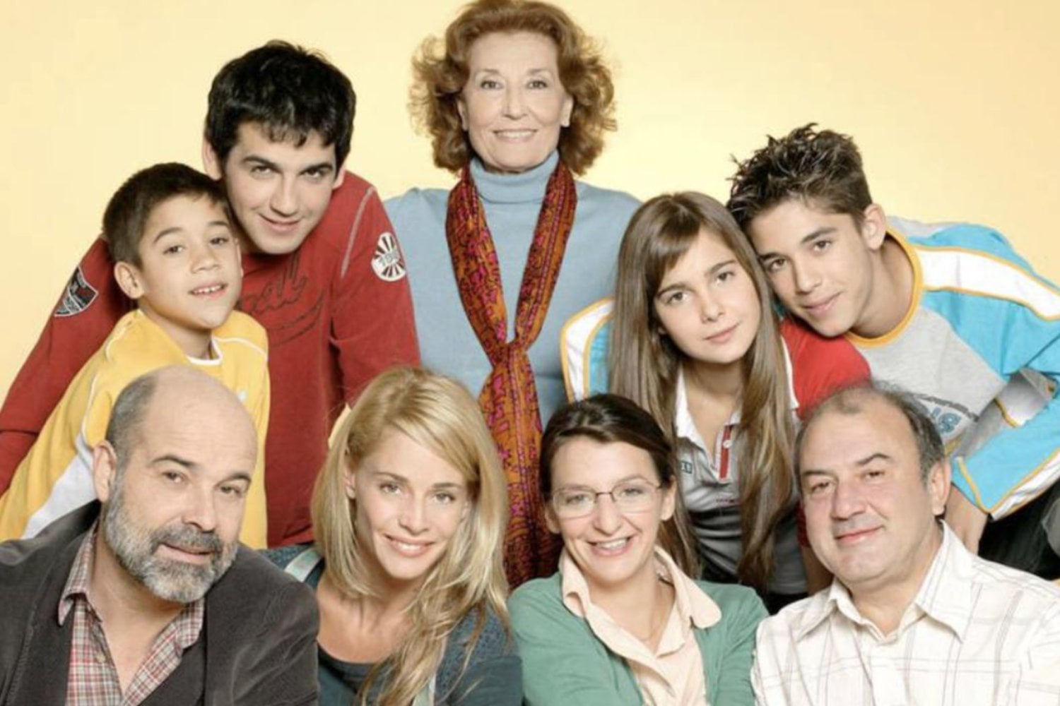 Los Serrano conquistaron Serbia: tanto fue el fenómeno que Fran Perea y Víctor Elías viajaron para dar conciertos