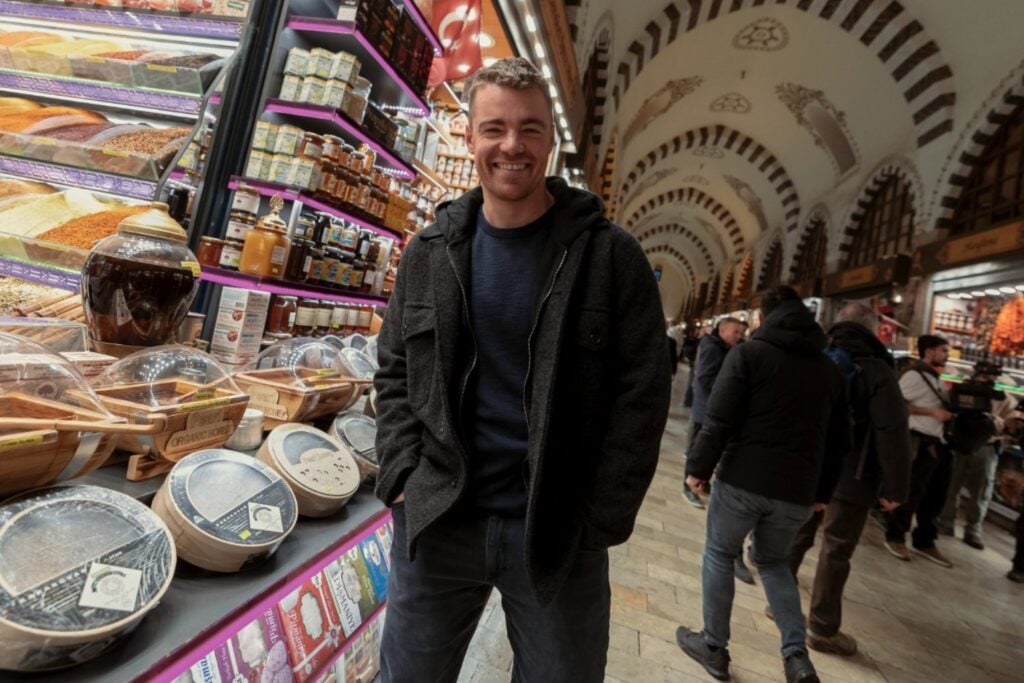 Gabriel Basso abandona Instagram tras una imagen del Everest: “Me cabreó”)