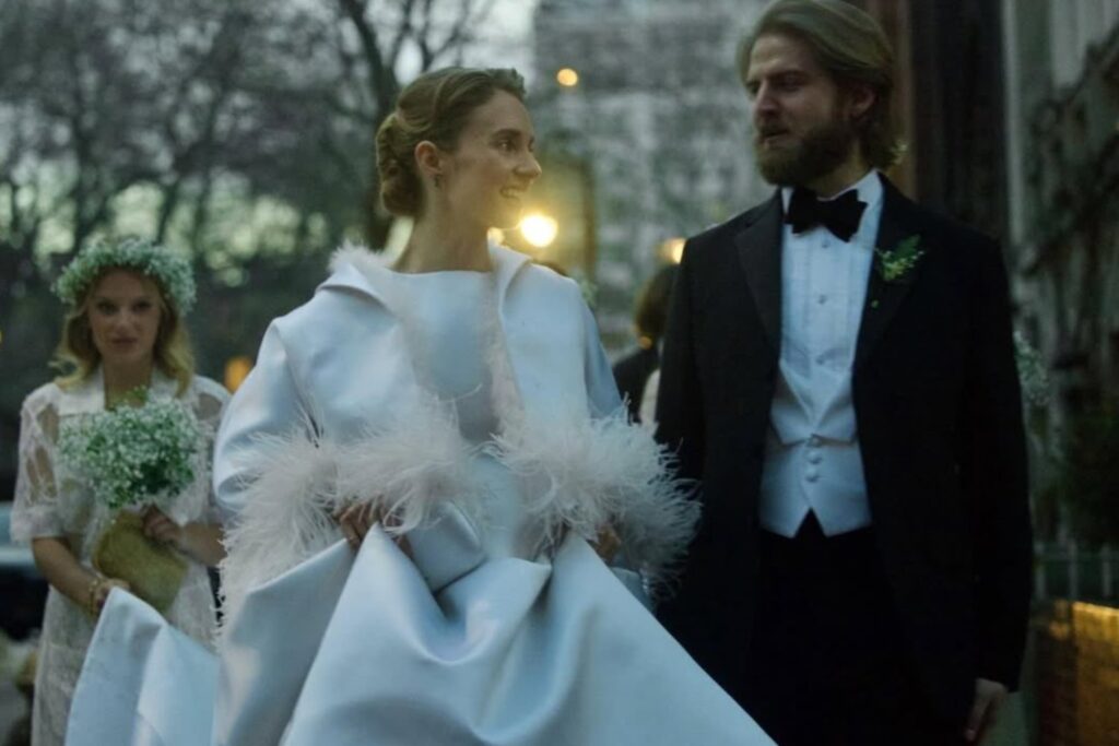 La boda sorpresa de Maya Hawke confirma que el amor también crece lejos de los focos