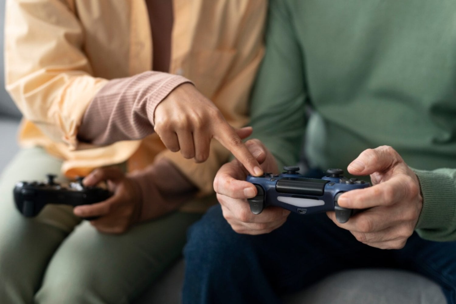 Jugar para no aislarse: cómo los videojuegos están combatiendo la soledad después de los 50