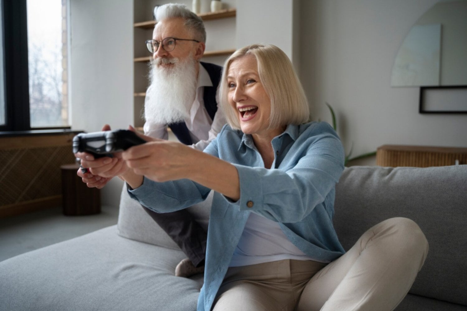 Jugar para no aislarse: cómo los videojuegos están combatiendo la soledad después de los 50