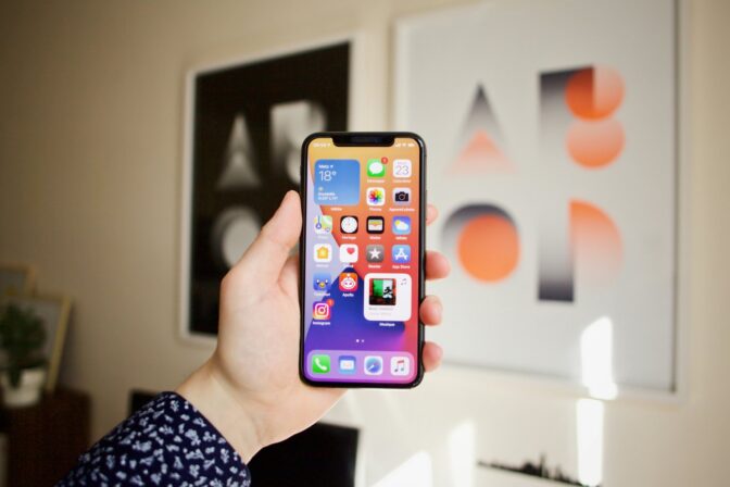 Más allá de convertir a Siri en un chatbot, Apple no prepara un gran ...