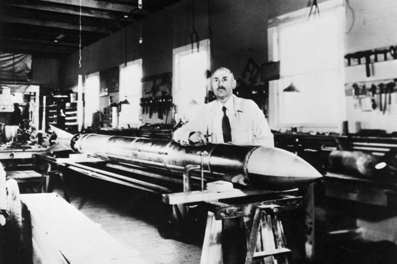 Hace 100 años se burlaban de un profesor que quería llegar al espacio. Hoy casi todos los cohetes modernos siguen dependiendo de aquella “idea imposible”