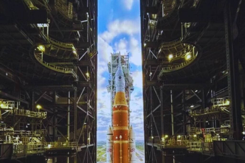 Hace 100 años se burlaban de un profesor que quería llegar al espacio. Hoy casi todos los cohetes modernos siguen dependiendo de aquella “idea imposible”