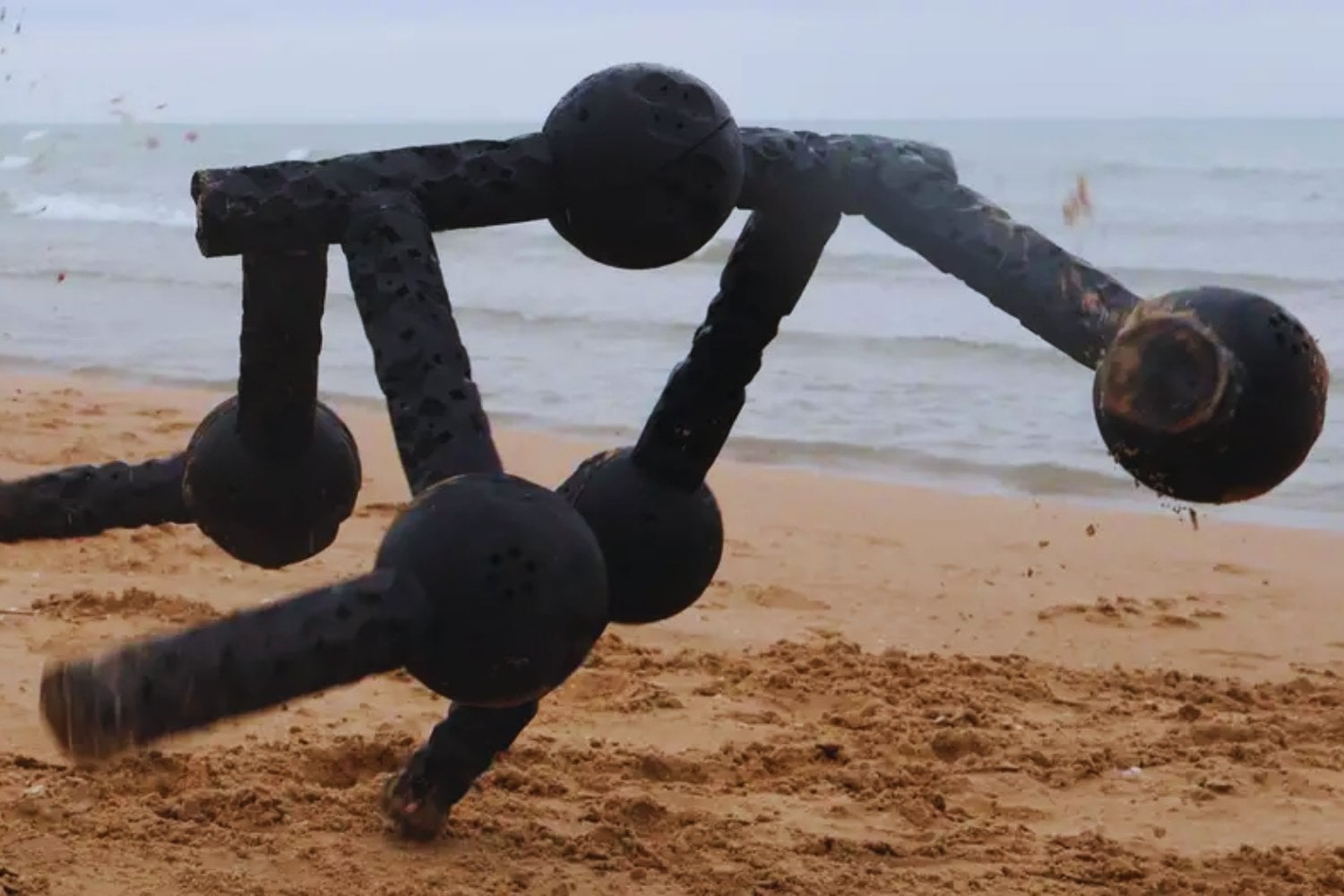 La IA “crió” robots dentro de una simulación y luego los llevó al mundo real. El resultado fueron máquinas extrañas capaces de seguir moviéndose incluso después de romperse