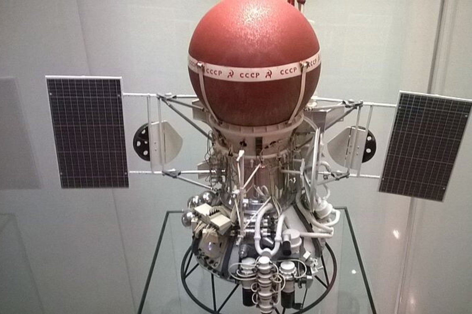 Explorar Venus parecía una misión imposible por su calor infernal y su atmósfera venenosa. La Unión Soviética lo intentó durante 20 años y logró algo histórico