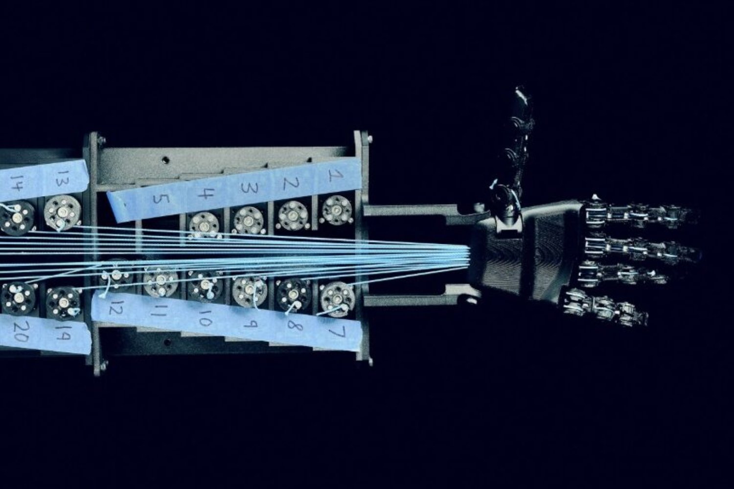 Ucrania ya está probando robots humanoides en el frente de guerra y no es un experimento más. Es la primera vez que máquinas con forma humana entran en combate real y cambia cómo entendemos la guerra moderna