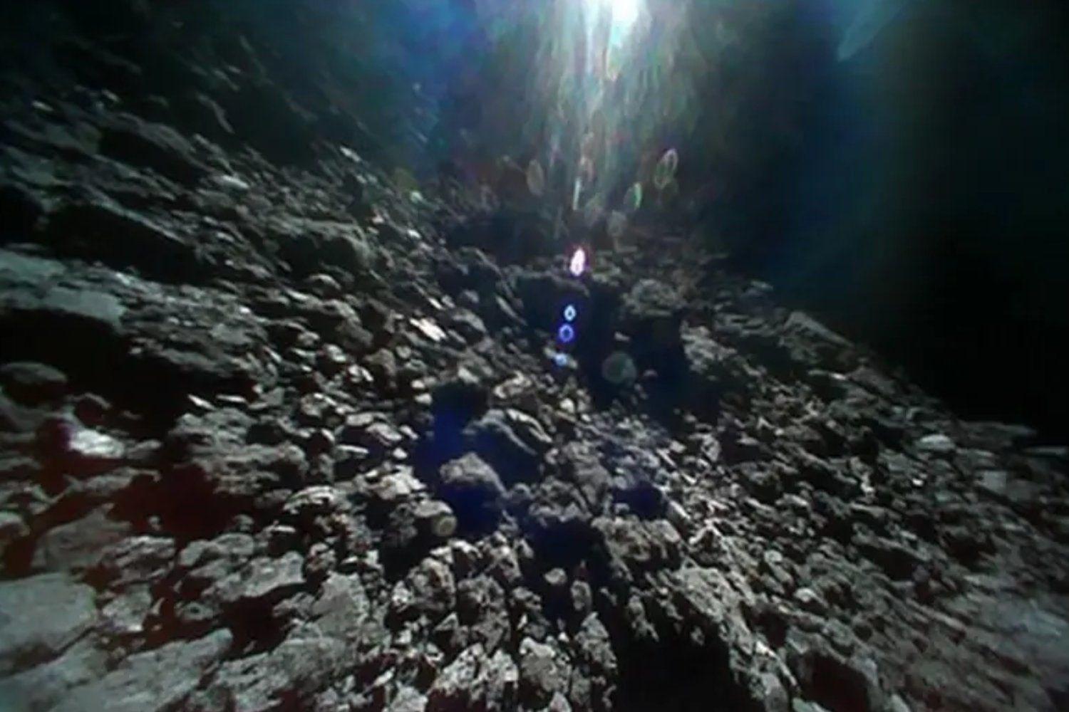 Las muestras de un asteroide acaban de confirmar algo inquietante sobre el origen de la vida. Los componentes del ADN estaban dispersos por todo el Sistema Solar